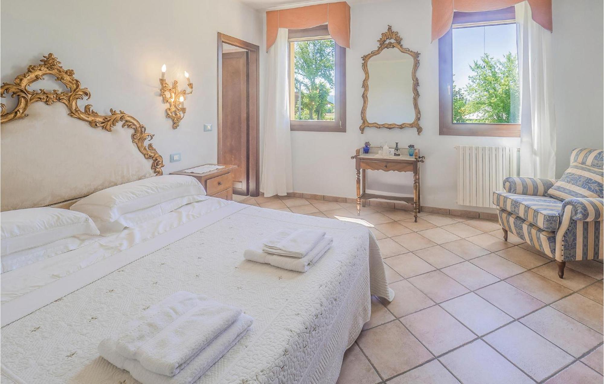 Awesome Home In Ariano Nel Polesine With Kitchen San Basilio Екстериор снимка