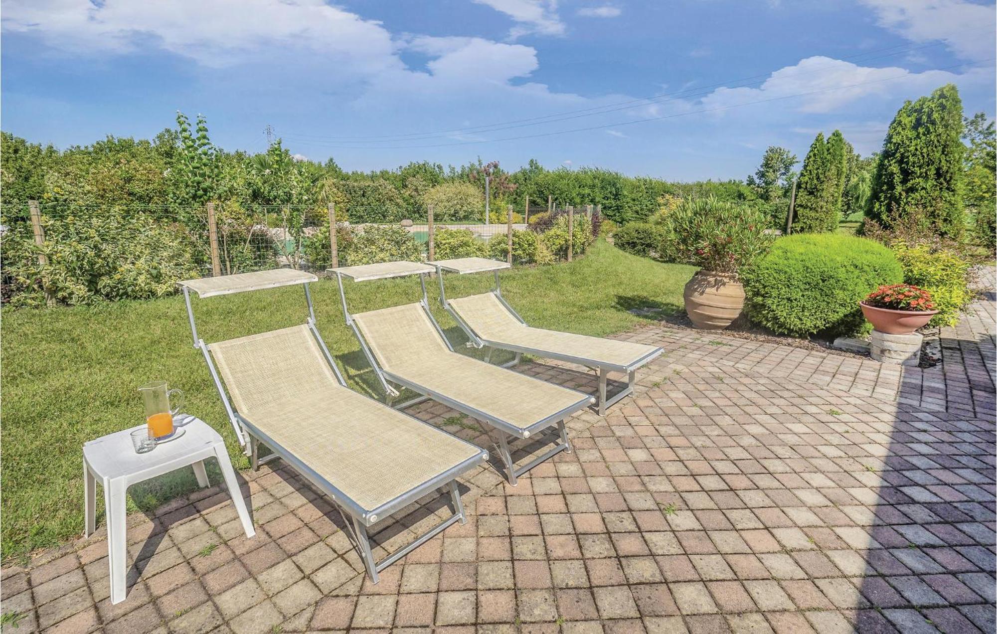 Awesome Home In Ariano Nel Polesine With Kitchen San Basilio Екстериор снимка